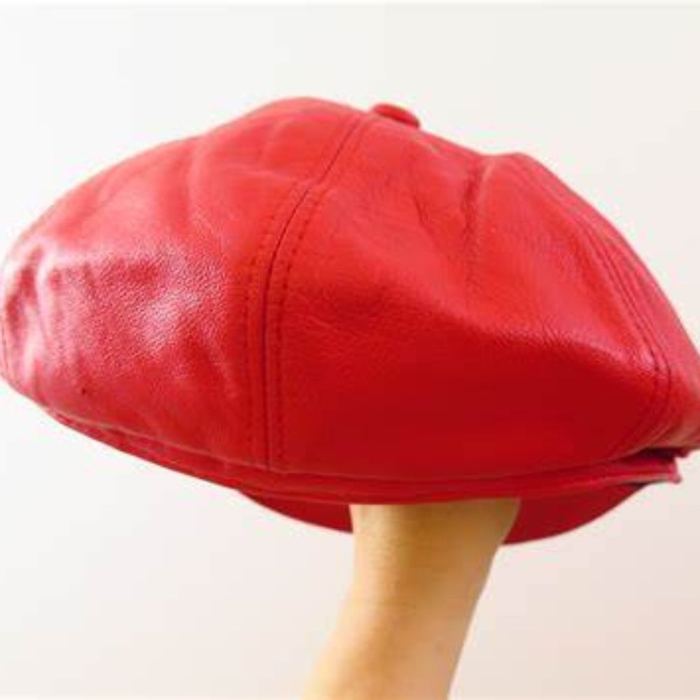 Vintage & on-trend Capas Red Genuine Leather Cap 90s Era
